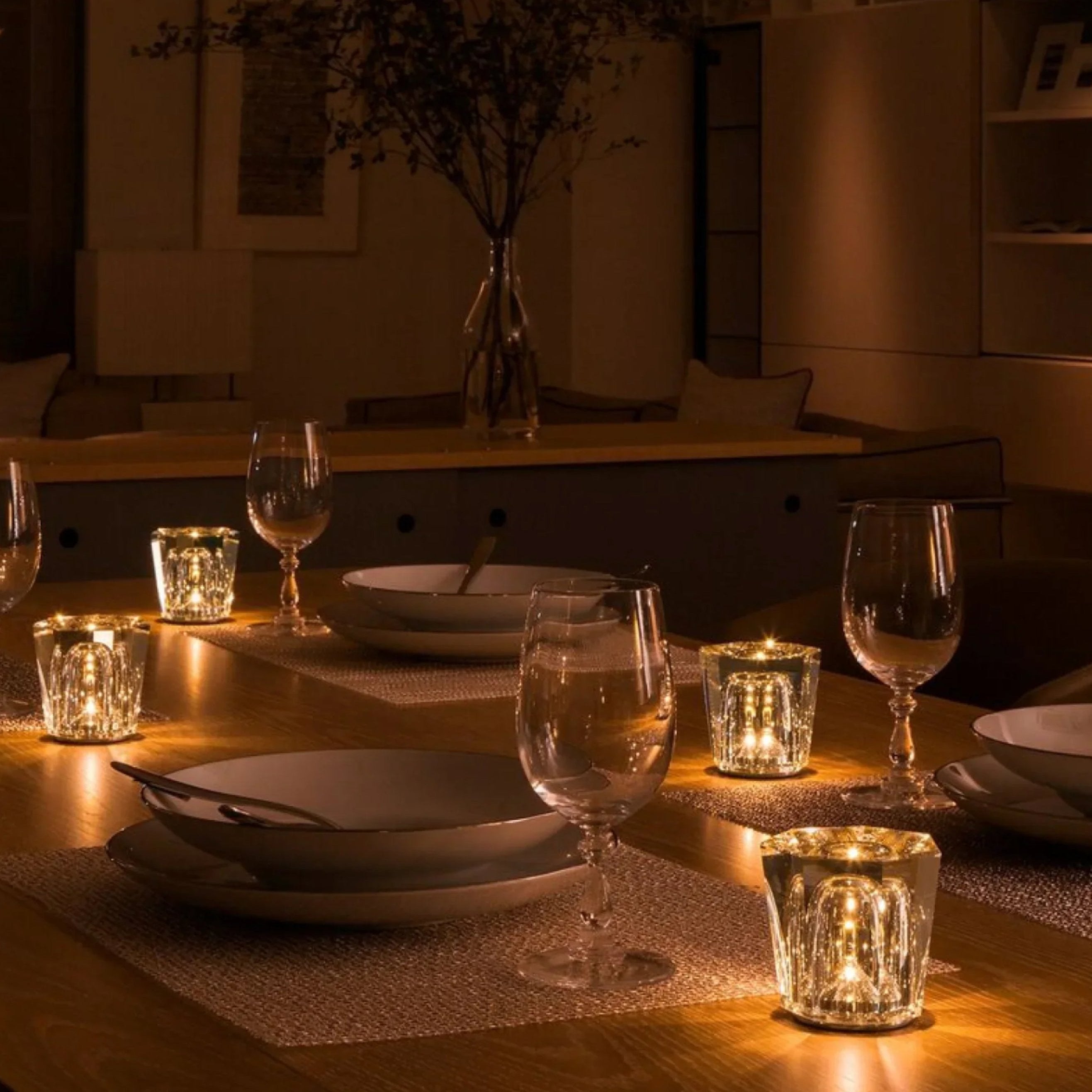 Crystal Table Lamp VÉLORIA | Diamond Optics & 360° Light Effects | Wireless & USB Rechargeable | Up to 12 Hours of Illumination