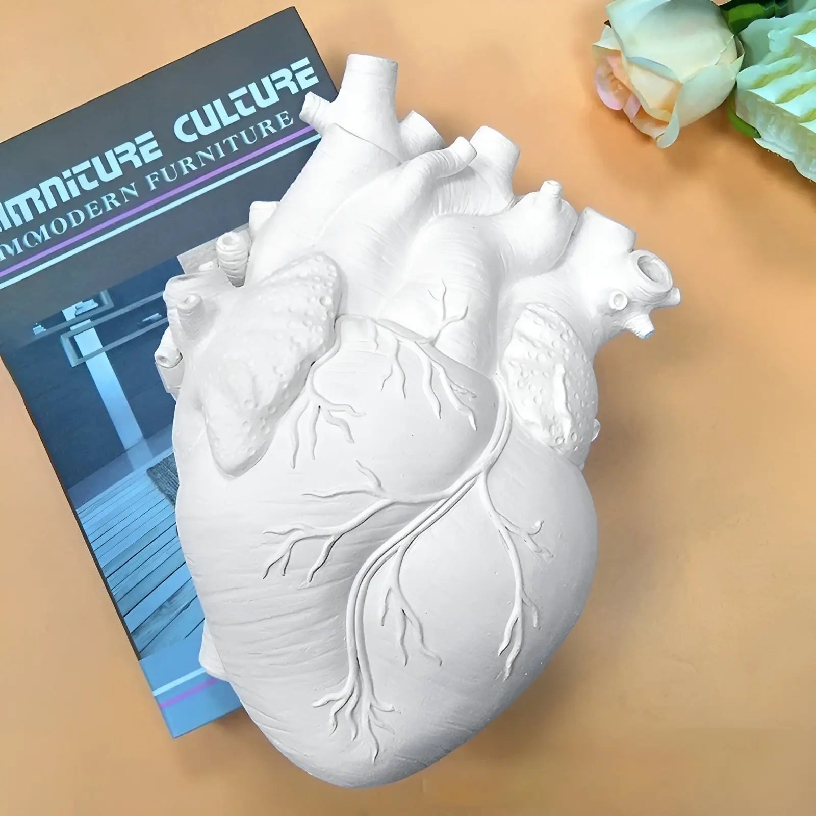 Heart Vase Amoura | Greek-Inspired Design | High-Quality Resin | Available in Many Colors
