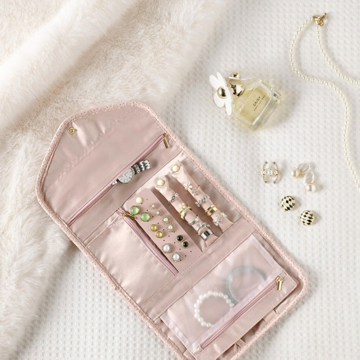 Jewelora | Schmuck-Organizer für Reisen | Kompakt & Gepolstert | Mehrere Fächer | 14 × 15,5 cm