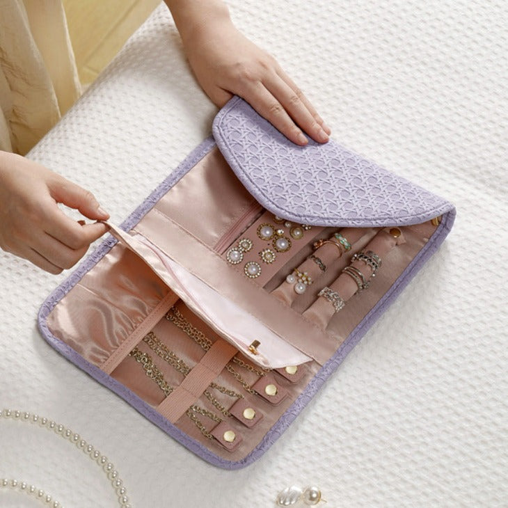 Jewelora | Schmuck-Organizer für Reisen | Kompakt & Gepolstert | Mehrere Fächer | 14 × 15,5 cm