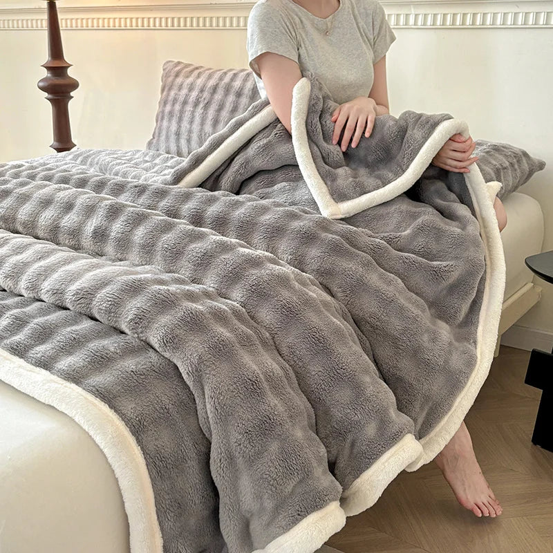 FauxLuxe | Plush Throw Blanket Made of Imitation Rabbit Fur | Double-Sided Velvet | Thick & Warm