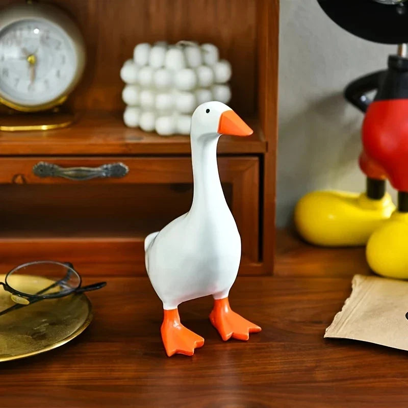 Decorative Figure GooseMag | Magnetic Goose Key Holder | Resin Sculpture & Organization Aid