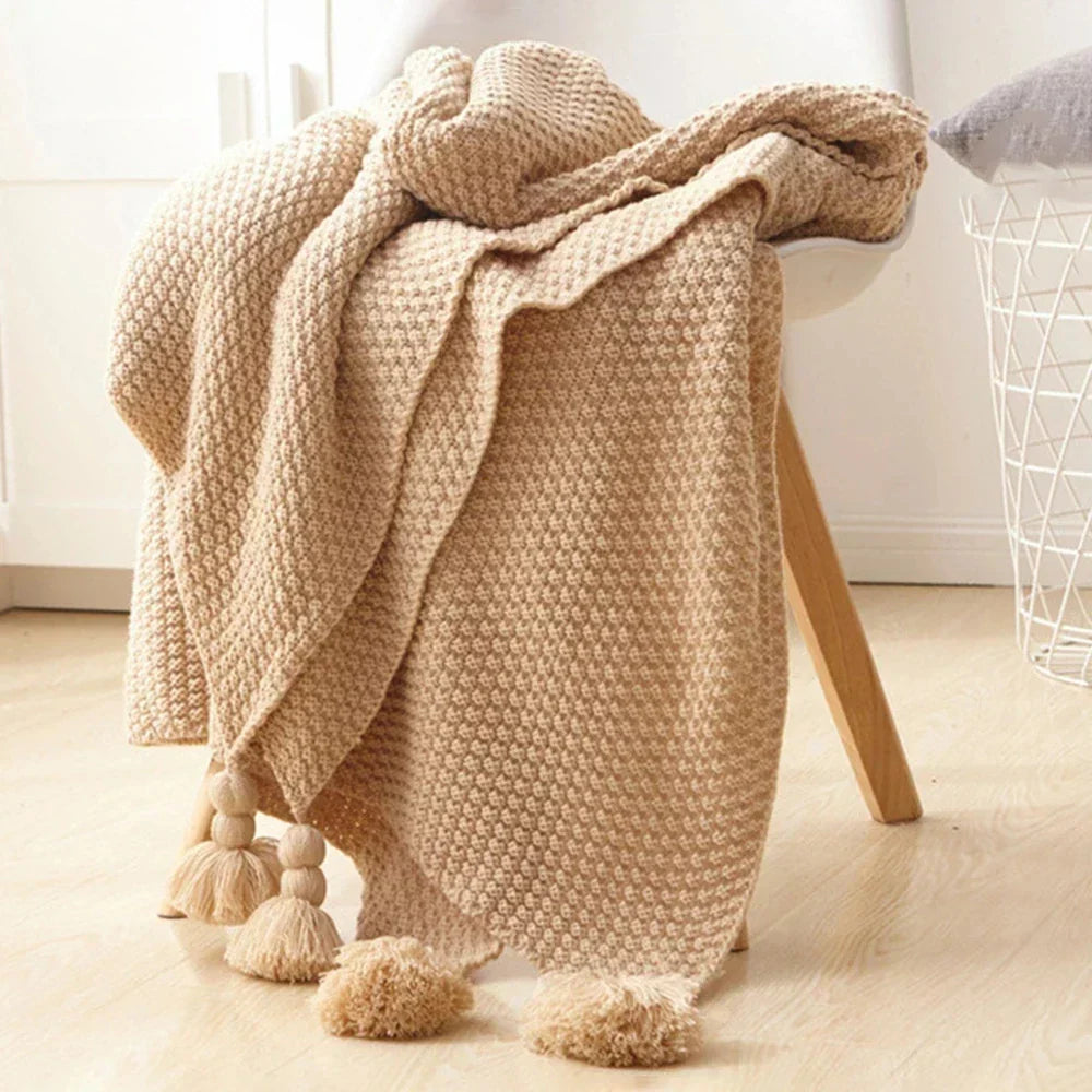 ArcticHaven Wool Blanket | Scandinavian Design with Tassels & Pom-Poms | Warm & Stylish