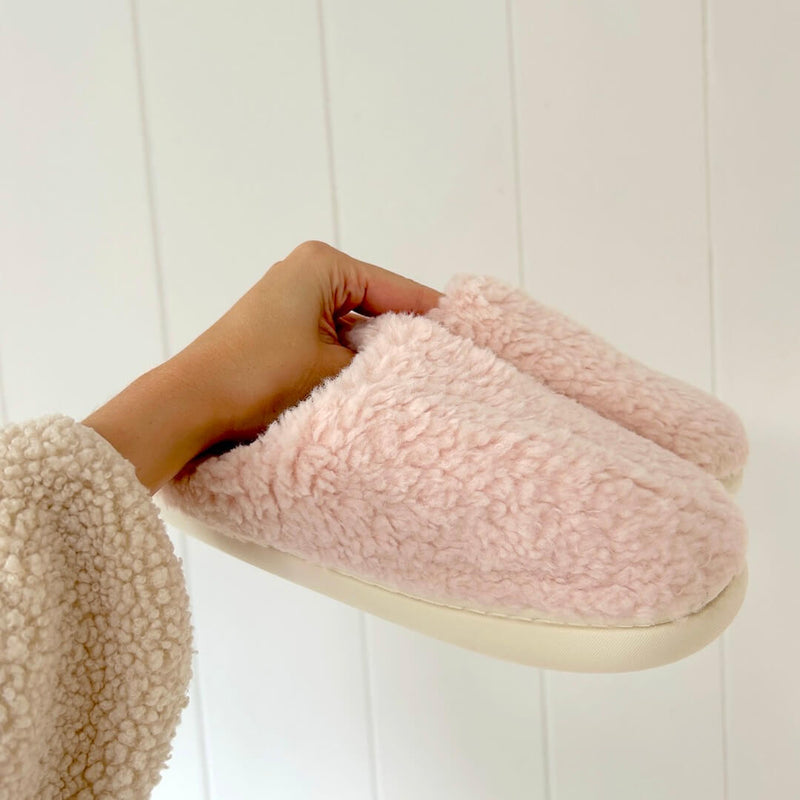 Flauschio | Warm Slippers | Sherpa Style | Faux Fur & Non-Slip Rubber Sole