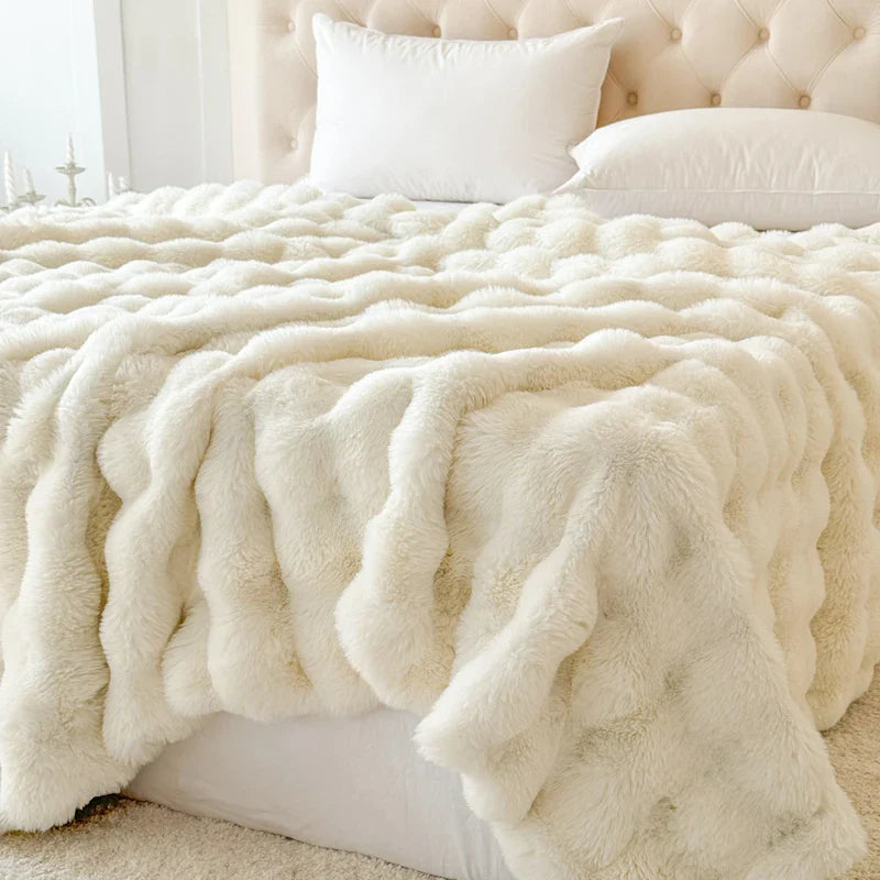 CosyLuxe Plush Blanket | Double-Layered & Extra Thick | Soft Rabbit Fur Imitation | Versatile & Easy Care