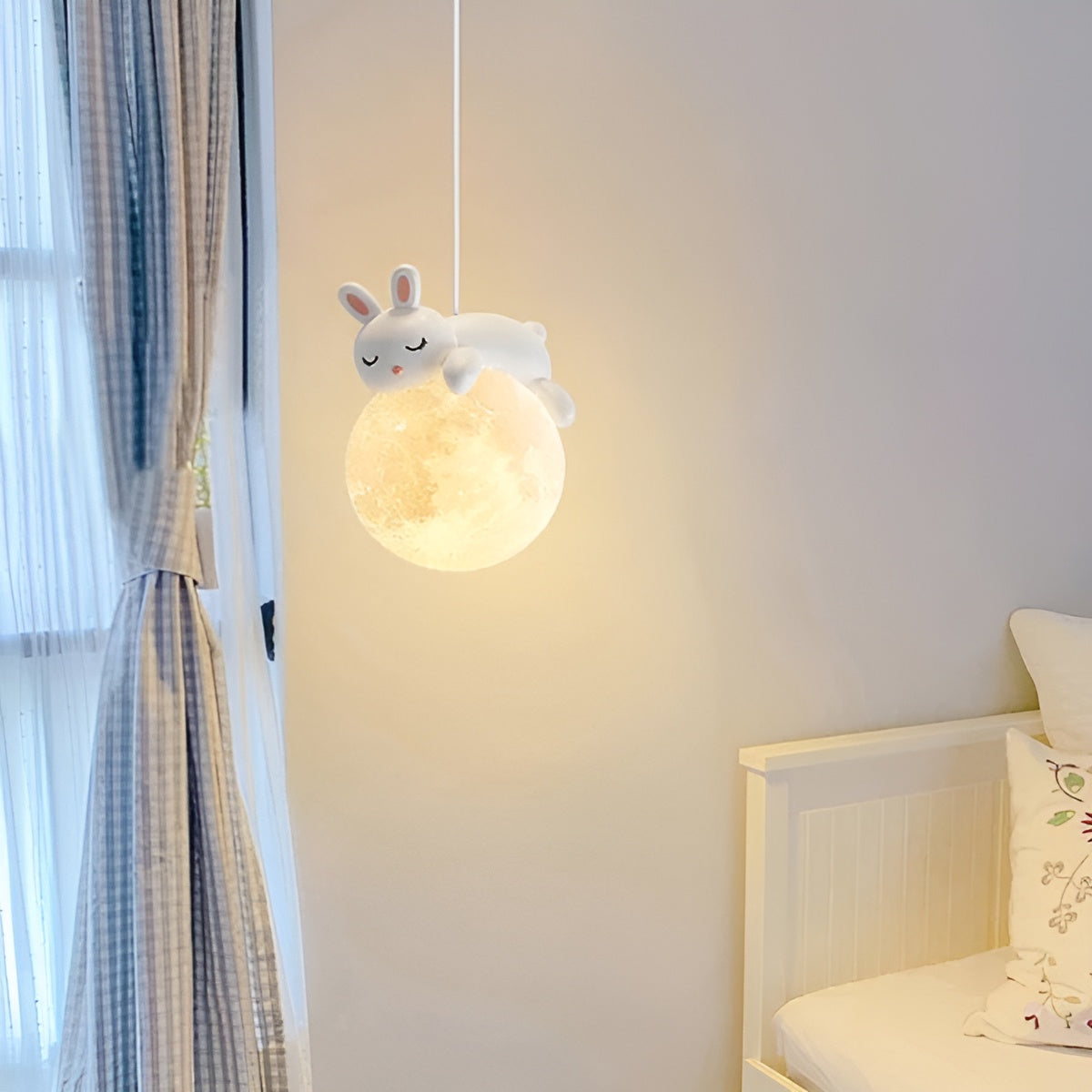 Children's Ceiling Lamp Mondolino | LED Pendant Lamp with Moon & Animals | Dimmable & Energy Efficient | For 3–5 m² Rooms