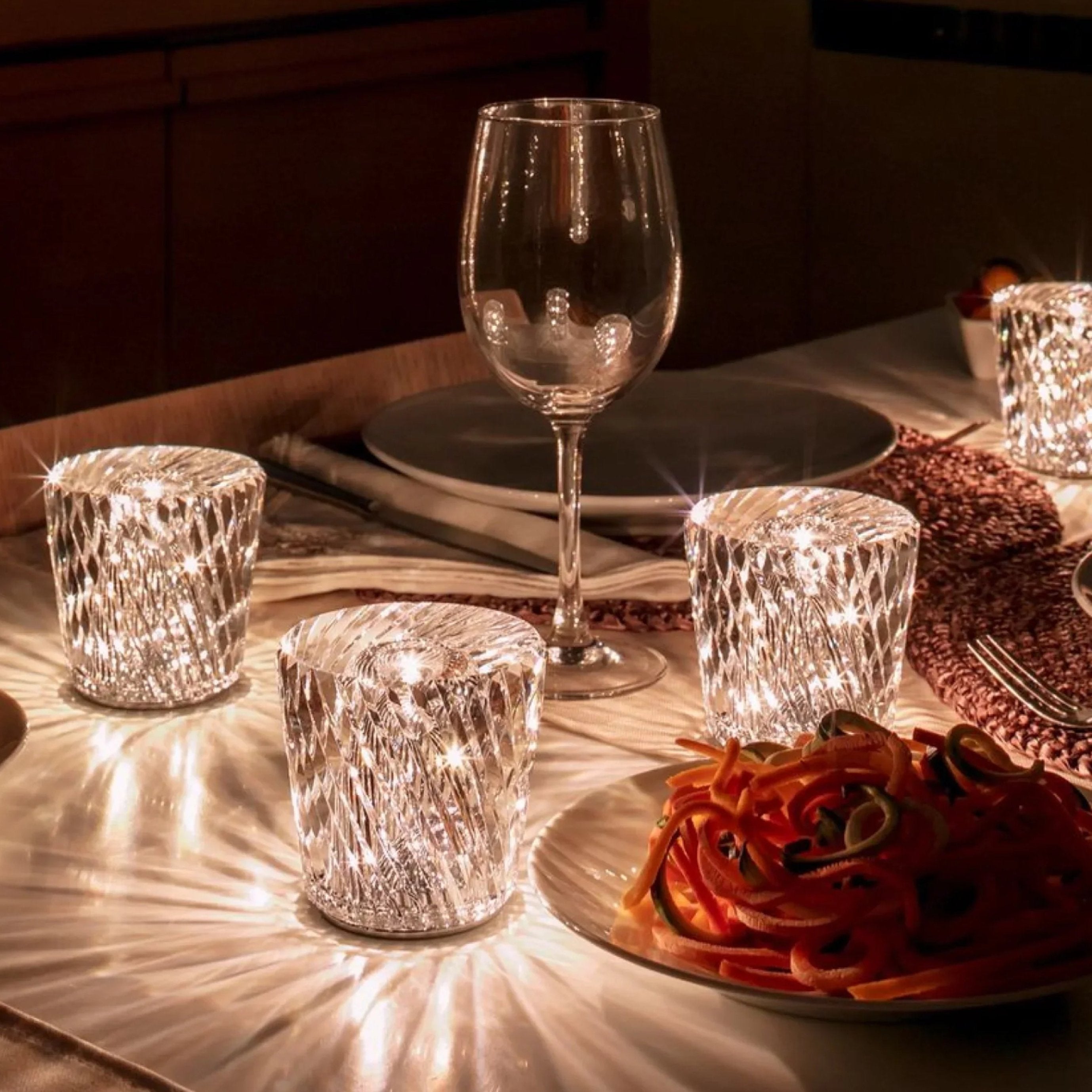 Crystal Table Lamp VÉLORIA | Diamond Optics & 360° Light Effects | Wireless & USB Rechargeable | Up to 12 Hours of Illumination