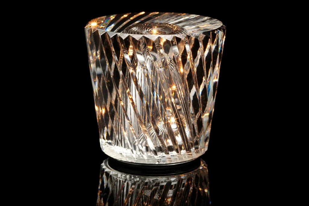 Crystal Table Lamp VÉLORIA | Diamond Optics & 360° Light Effects | Wireless & USB Rechargeable | Up to 12 Hours of Illumination