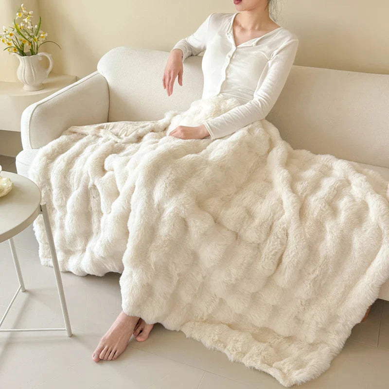 CosyLuxe Plush Blanket | Double-Layered & Extra Thick | Soft Rabbit Fur Imitation | Versatile & Easy Care