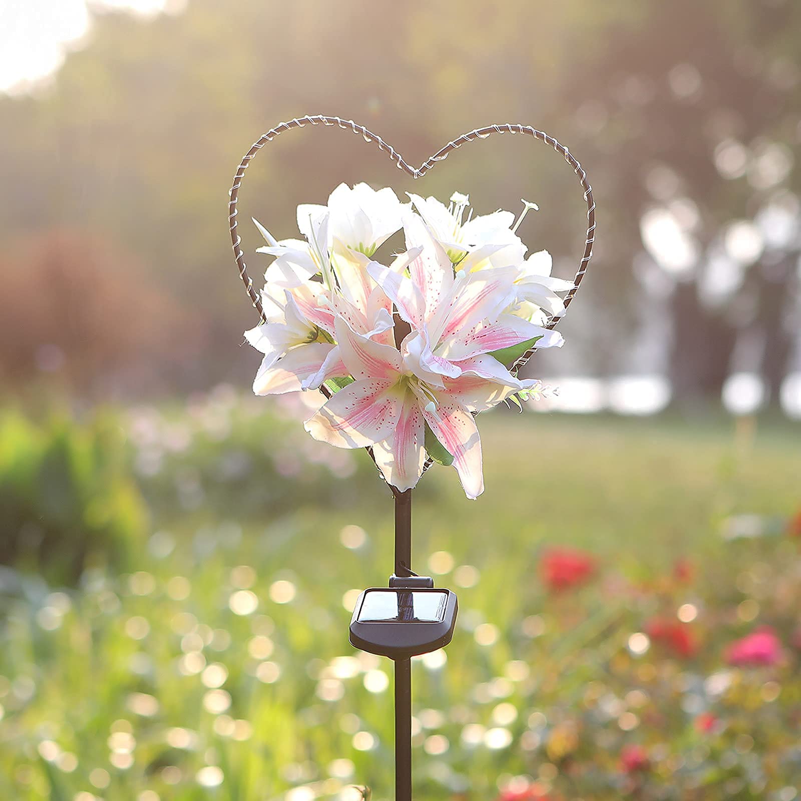 LumiLilie | Solar Gartenleuchte Herzform | Weiße Lilienblüten | 25 Warmweiße LEDs | IP64