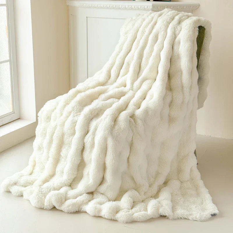 CosyLuxe Plush Blanket | Double-Layered & Extra Thick | Soft Rabbit Fur Imitation | Versatile & Easy Care