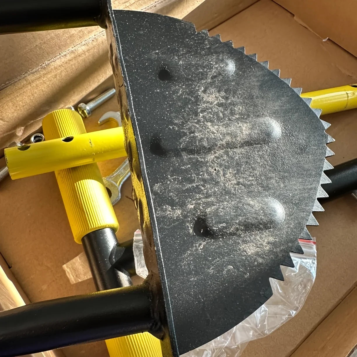 EdgeMaster Lawn Edger | Half-Moon Design with Serrated Edge | Manual Tool for Clean Lawn Edges & Flower Beds
