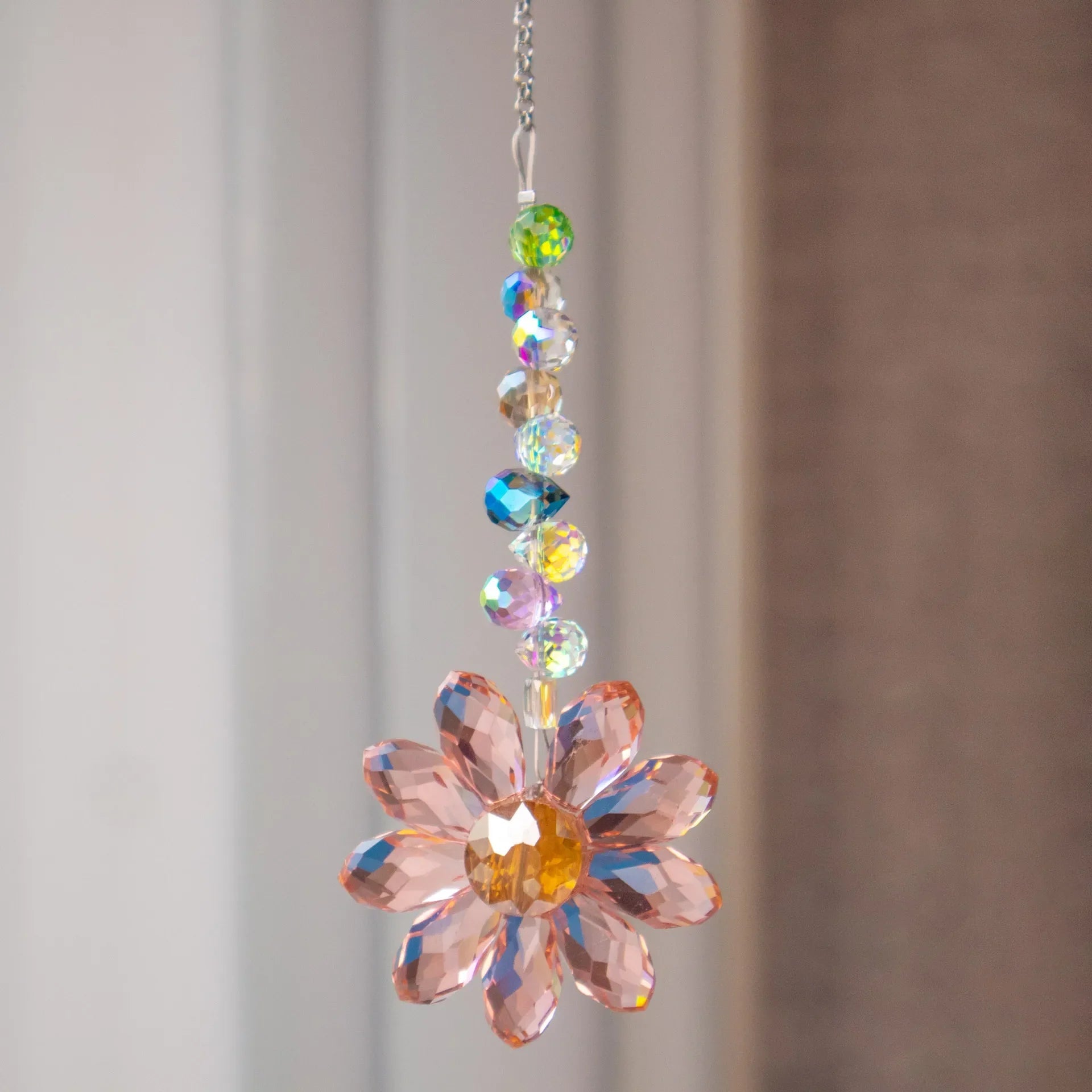 Crystal Suncatcher LumiMargarita | K9 Daisy Rainbow Catcher | Window & Garden Decoration | 32 cm | Gift Idea for Home