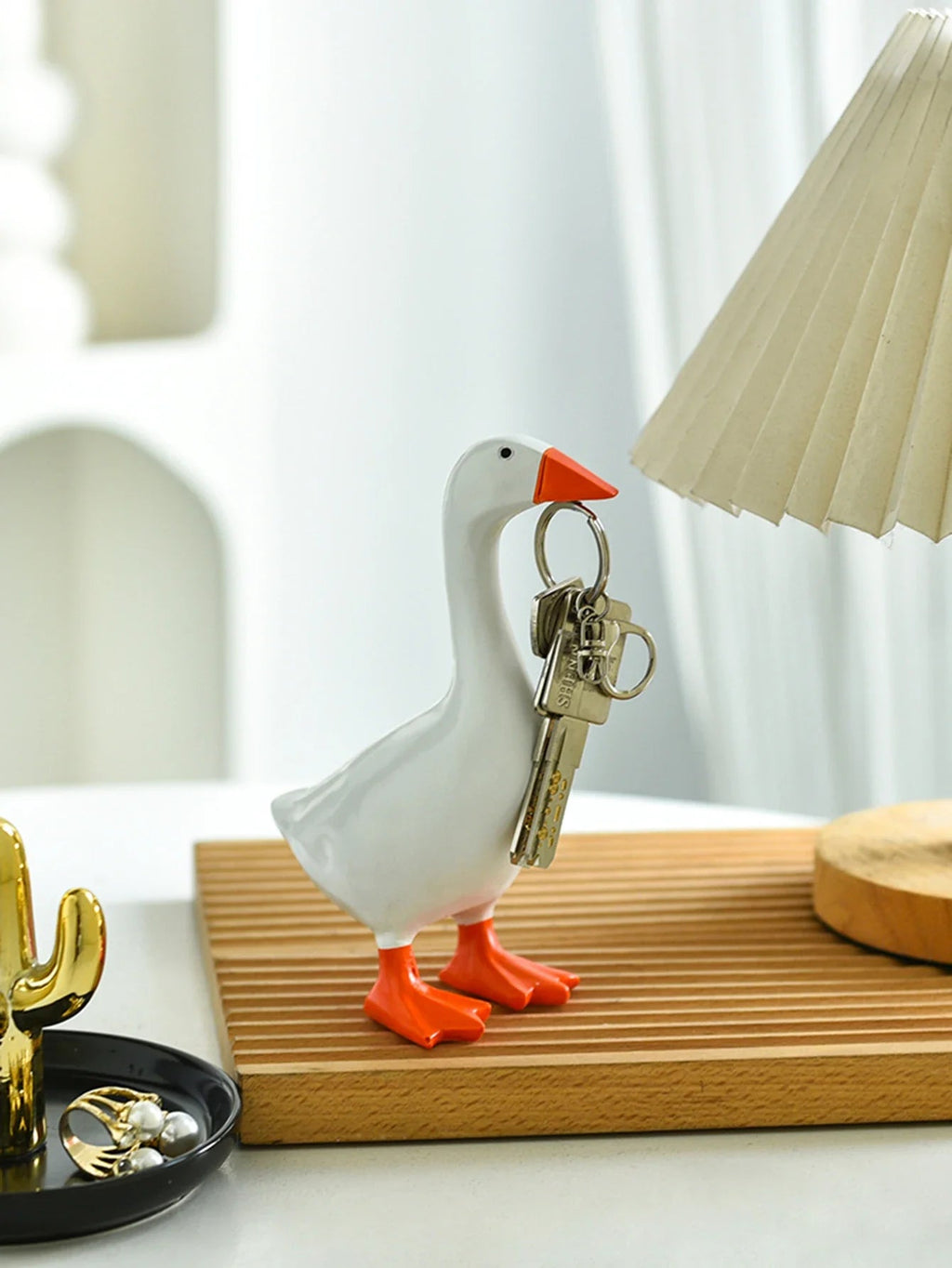 Decorative Figure GooseMag | Magnetic Goose Key Holder | Resin Sculpture & Organization Aid