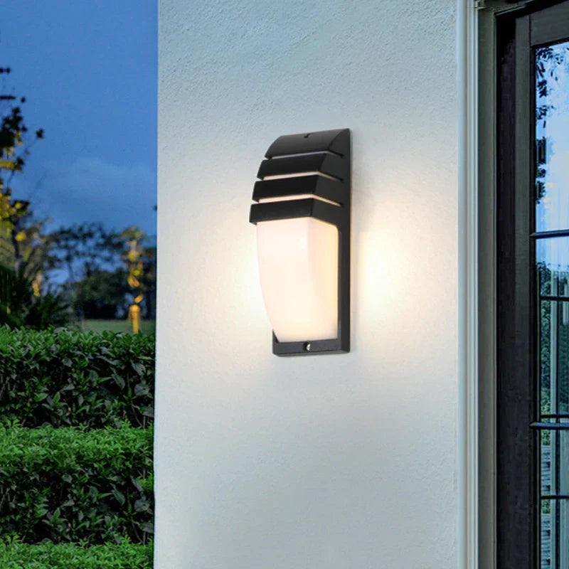 LumiSense | LED Außenwandleuchte mit Bewegungsmelder | 8W COB LED | IP65 Wetterfest | Aluminium | 22,5 × 8 × 7,5 cm
