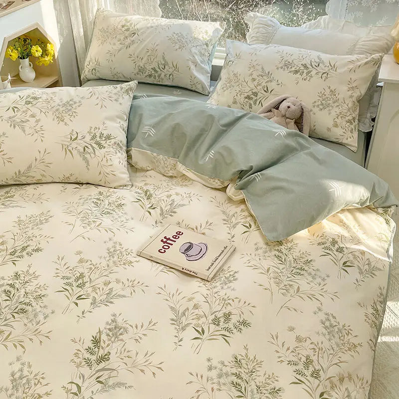 DreamLux Duvet Cover | 100% Cotton | Elegant Floral Design | Breathable & Durable