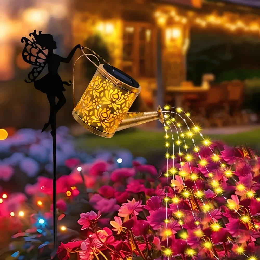 FairyGlow | Solar-Gartenleuchte Gießkanne | IP55 Wasserdicht | Metall Hängeleuchte | Outdoor Dekoration