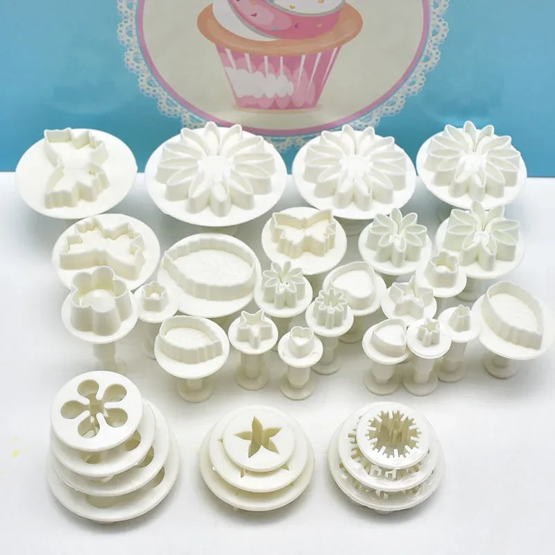 DecoBlossom Fondant Ausstecher Set 33-teilig | 3D Plunger Cutter für Torten & Kekse | DIY Dekorierwerkzeug