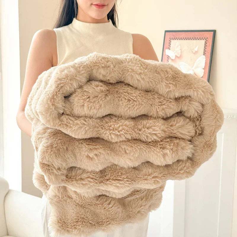 CosyLuxe Plush Blanket | Double-Layered & Extra Thick | Soft Rabbit Fur Imitation | Versatile & Easy Care