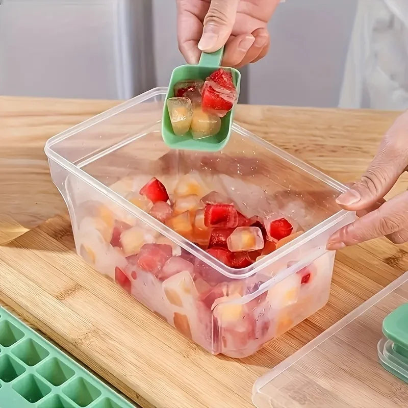 FROSTIVIA Eiswürfelform mit Deckel & Box | 68 Eiswürfel | Press-Mechanismus | BPA-frei PP