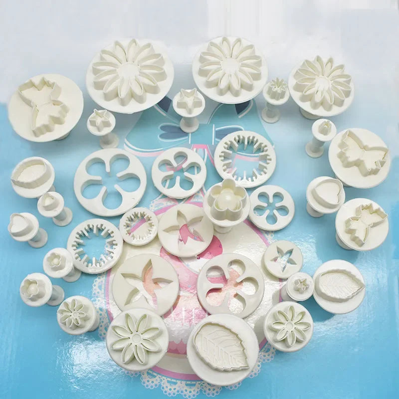 DecoBlossom Fondant Ausstecher Set 33-teilig | 3D Plunger Cutter für Torten & Kekse | DIY Dekorierwerkzeug