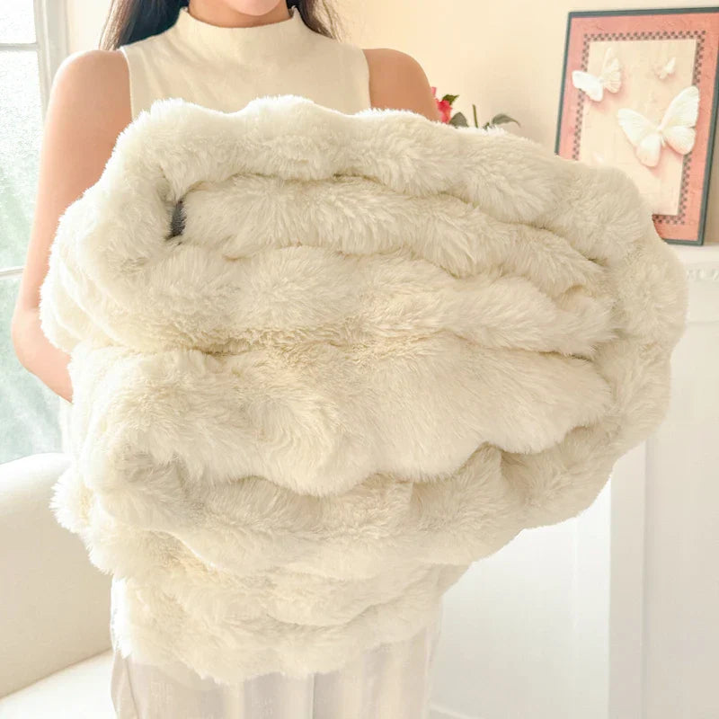 CosyLuxe Plush Blanket | Double-Layered & Extra Thick | Soft Rabbit Fur Imitation | Versatile & Easy Care