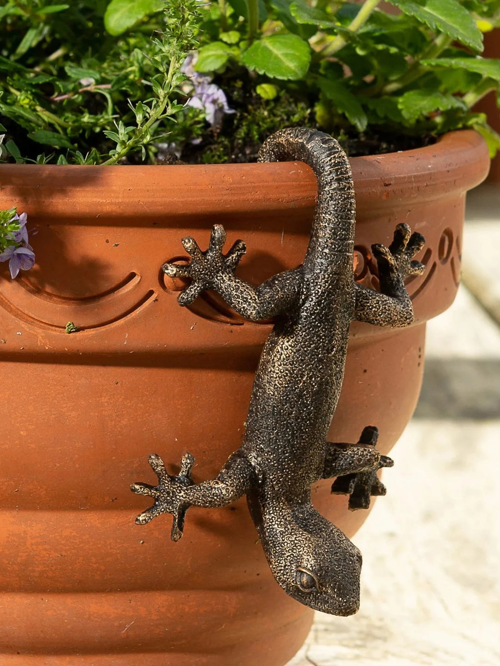 Geckoria Pflanzgefäß-Figur | Hängender Gecko für Blumentöpfe | Dekorative Gartenfigur