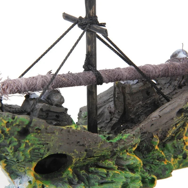 AquaRelict Aquarium Deko Piratenschiff | Resin Schiffswrack Ornament | 13 x 5 x 11 cm