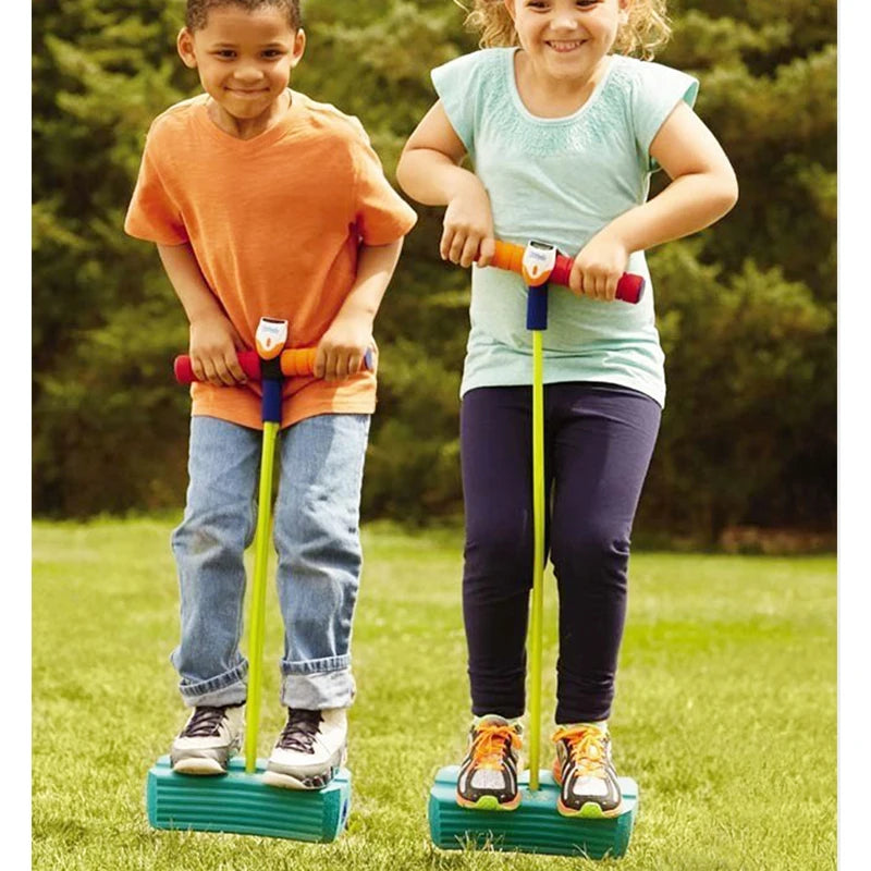 Hoparoo Schaumstoff-Pogo-Stick für Kinder | Sprungtrainer mit Quietschfunktion | Balance- & Koordinationsspielzeug