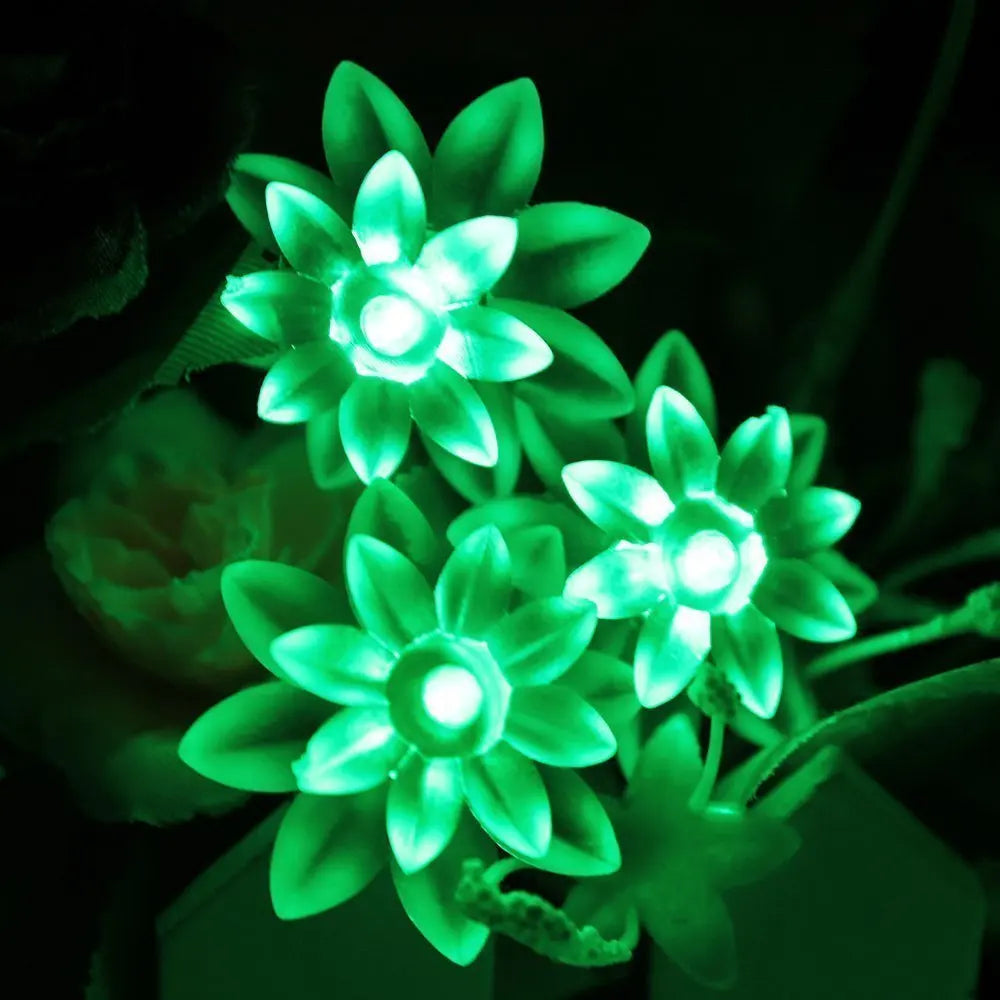 Lumiflora | Solar-Lichterkette Lotusblüte | Warmweiß | Wetterfest | 20–100 LEDs | 5–12 m