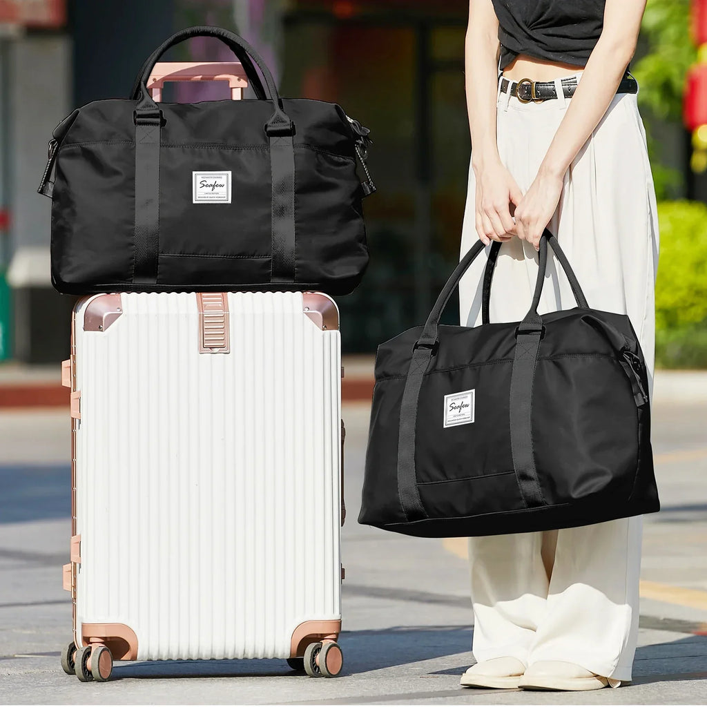 Aerovigo Travel Bag Hand Luggage 40x20x25 | Large Capacity | Weekender for Short Trips | Airline Cabin Bag