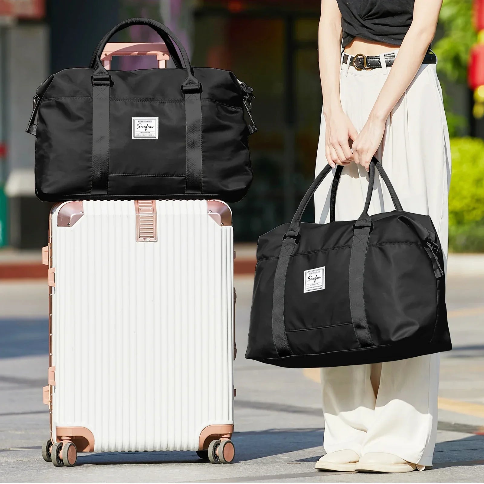 Aerovigo Travel Bag Hand Luggage 40x20x25 | Large Capacity | Weekender for Short Trips | Airline Cabin Bag