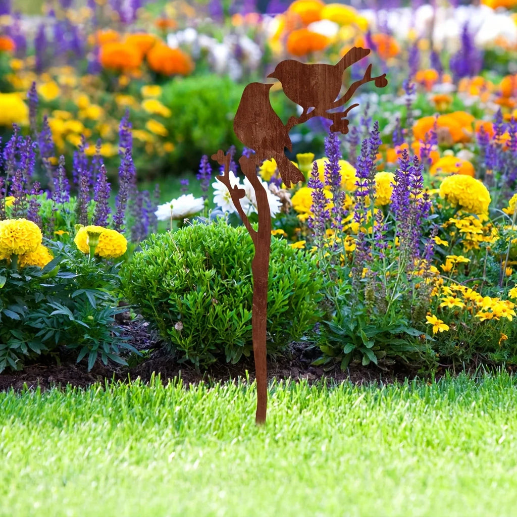 Aviora | Vogel Gartenstecker | Rustikale Metall-Gartendekoration | Wetterfeste Rasenkunst mit Vogelmotiv