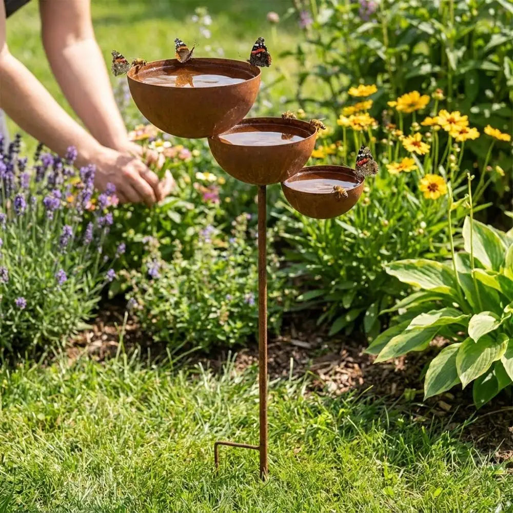 Aurevista Vogeltränke Gartenstecker | 3-stufiges Regenwasserschalen-Design | Metall | 61 x 23 cm