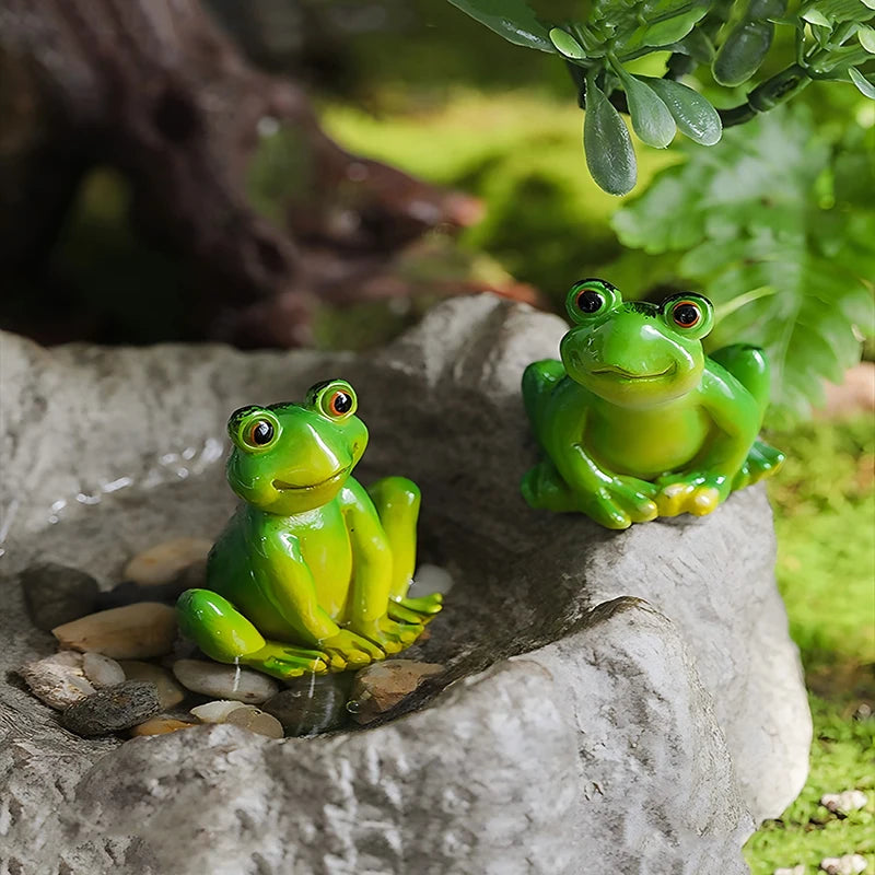 Frosalia | Mini-Froschfigur aus Kunstharz | Dekorative Gartenfigur für Blumentöpfe, Sukkulenten und Miniaturlandschaften