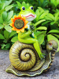 Frosolino | Froschfigur auf Schnecke aus Kunstharz | Wetterfeste Gartenstatue für Rasen, Terrasse und Blumenbeete