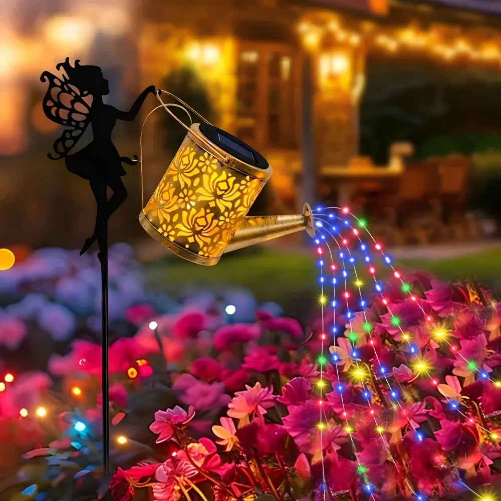 FairyGlow | Solar-Gartenleuchte Gießkanne | IP55 Wasserdicht | Metall Hängeleuchte | Outdoor Dekoration