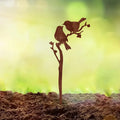Aviora | Vogel Gartenstecker | Rustikale Metall-Gartendekoration | Wetterfeste Rasenkunst mit Vogelmotiv