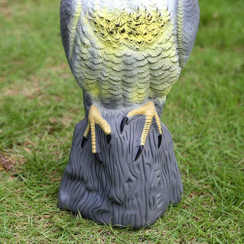 Falcono BirdGuard Bird Repellent Bird of Prey Decoration | Realistic Eagle Replica Made of Plastic | For Garden & Balcony