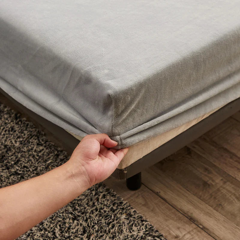 Fitted Sheet Velura | Stretch Velvet | Soft & Warming | Mattress Protector for Winter