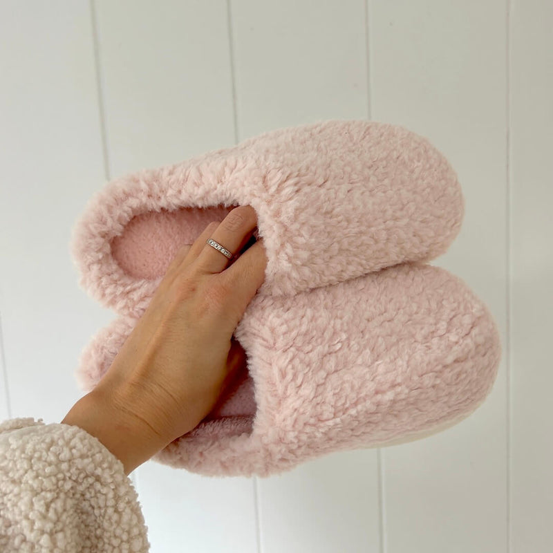 Flauschio | Warm Slippers | Sherpa Style | Faux Fur & Non-Slip Rubber Sole