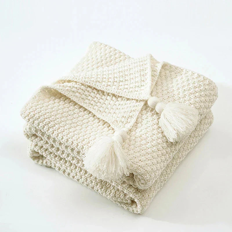 ArcticHaven Wool Blanket | Scandinavian Design with Tassels & Pom-Poms | Warm & Stylish