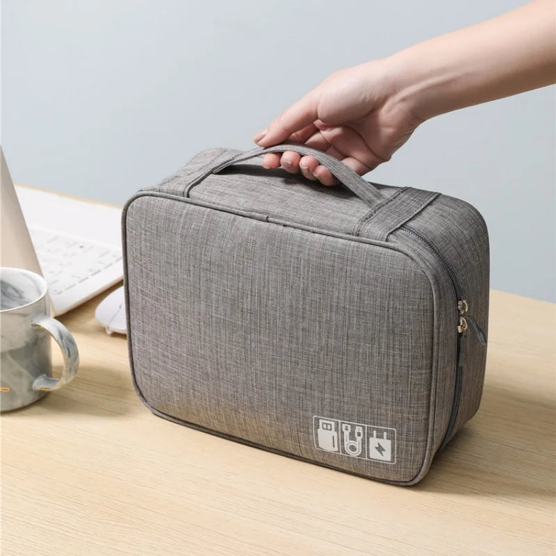 Baguvo Toiletry Bag | Water-Repellent & Compact | 100% Oxford Polyester | 24×18×9 cm