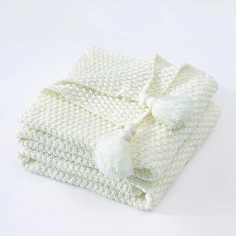 ArcticHaven Wool Blanket | Scandinavian Design with Tassels & Pom-Poms | Warm & Stylish