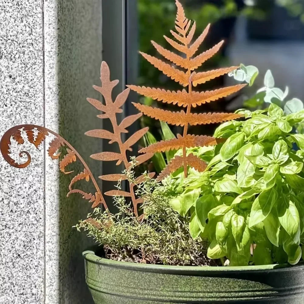 FERROBLATT Rust Decor Leaf Sculpture | Metal Garden Stake for Outdoor & Indoor | Weatherproof & Stylish | Autumn Decoration for Garden & Home