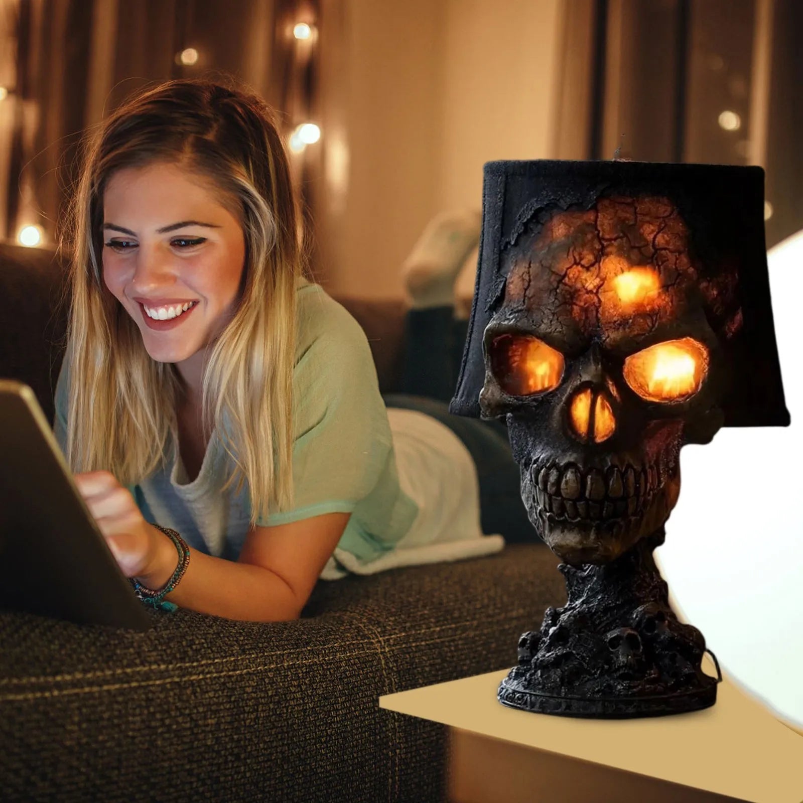 Gothic Table Lamp SkullFire | Halloween Skull Decoration | LED Ambient Light | 20 x 11 x 11 cm